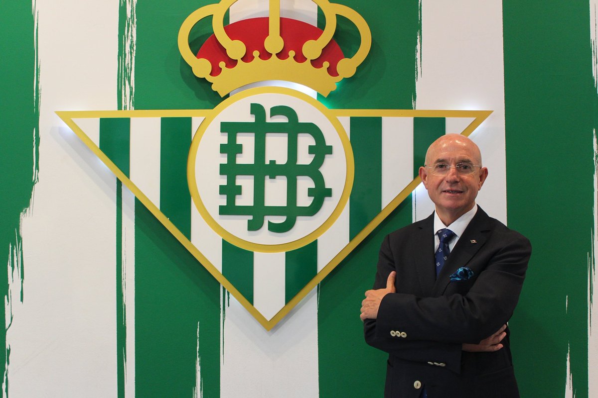 elchiringuitotv's tweet photo. 🚨 OFICIAL | SERRA FERRER se presentará a la junta del 21-D con "Es posible otro Betis", la oposición a Haro y Catalán.

👉 MÁS DETALLES a las 15:13 en #JUGONES @laSextaTV. https://t.co/PN81PY4p5c