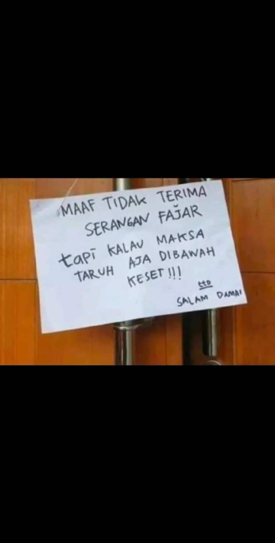 ZiMahendra's tweet photo. 😁😁😁😁😁 https://t.co/HFBbh8efL1