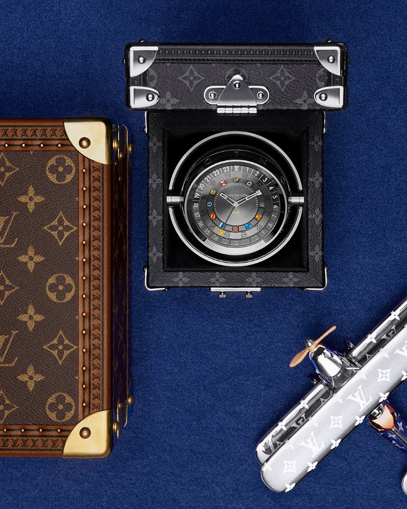 Louis Vuitton on X: The treasure of time. #LouisVuitton's legendary Art of  Travel meets traditional functionality in the Trunk Table Clock. Explore  the entire #LVGifts selection at    / X