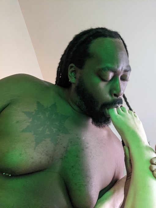 Toe sucking anyone? #feet #footfetish #toessucking #pornhub #loveit https://t.co/tkZthndZZ8<a href="/tag/feet"class="tags">#feet</a><a href="/tag/footfetish"class="tags">#footfetish</a><a href="/tag/toessucking"class="tags">#toessucking</a><a href="/tag/loveit"class="tags"><span>#loveit</span></a><a href="/tag/pornhub"class="tags"><span>#pornhub</span></a>