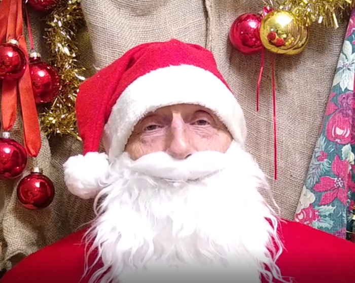 KnutsfordRotary's tweet photo. A special video from Santa for Knutsford Children - A 178-year-old elf from Knutsford Rotary has
bought a smart phone and popped up to the North Pole and made his first video with Santa.
Go to https://t.co/6QUiQy1A5a for details and to donate to a download link for the video. https://t.co/ogLmU98WVE