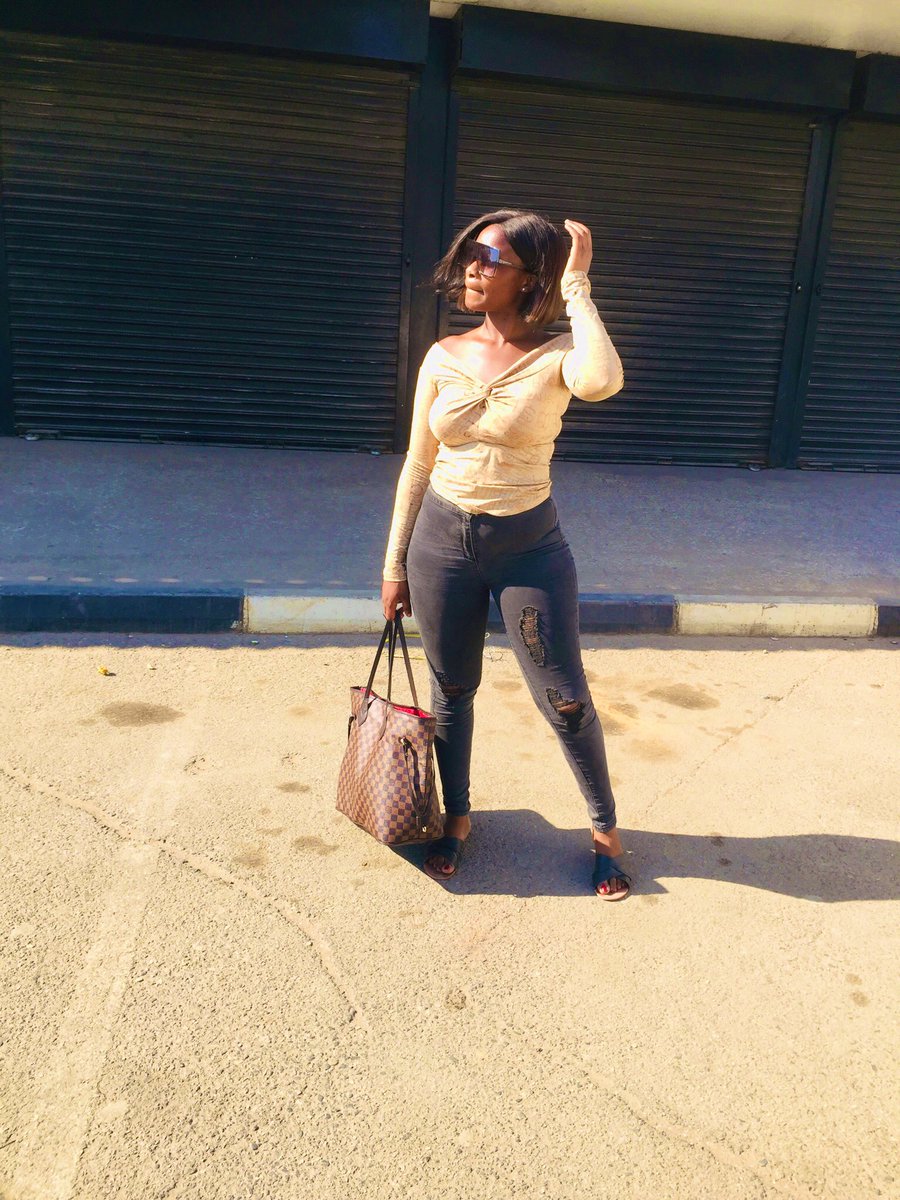 HKikonde's tweet photo. Time time am a chi peng manana guys😂 https://t.co/ICjQaJbv6r
