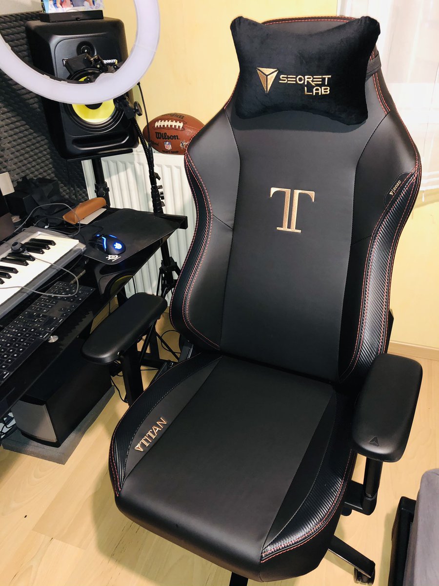 comahlive's tweet image. #Secretlab