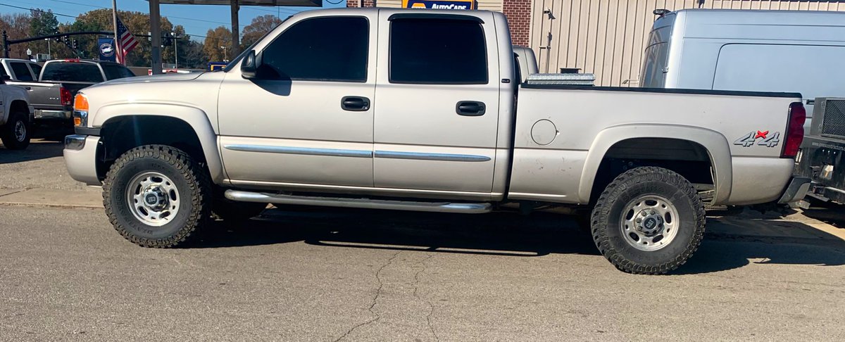 TAiterDgolf's tweet photo. ‼️ FOR SALE ‼️ 2007 GMC SIERRA 2500 4x4 call the shop @ 66289521215 for price. #DarbysTire https://t.co/b7C12vgmWB