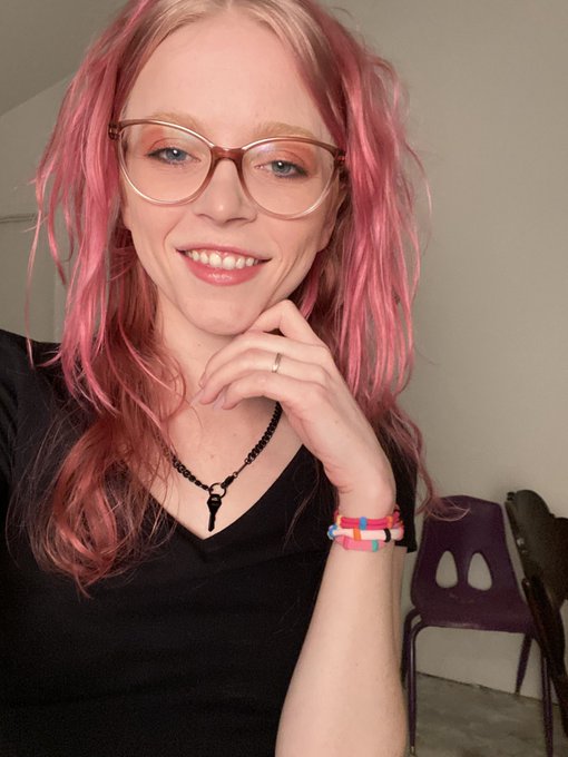 Someone tell me I&rsquo;m too cute to be sad today 🥺🥺🥺 pwease https://t.co/3WXgU3bGf5