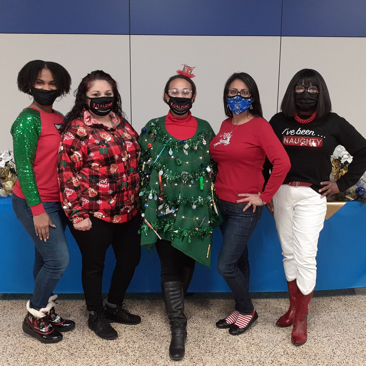 SNikkiVaughan's tweet photo. Flashback to last Friday! You can take me out of elementary, but you can't take the elementary out of me. Elementary teachers are so extra🤣🤣 Real school supplies are on the tree! You can have whatever you like! #HighSchoolAP #HolidaySweaters https://t.co/3g8xVdwOMR