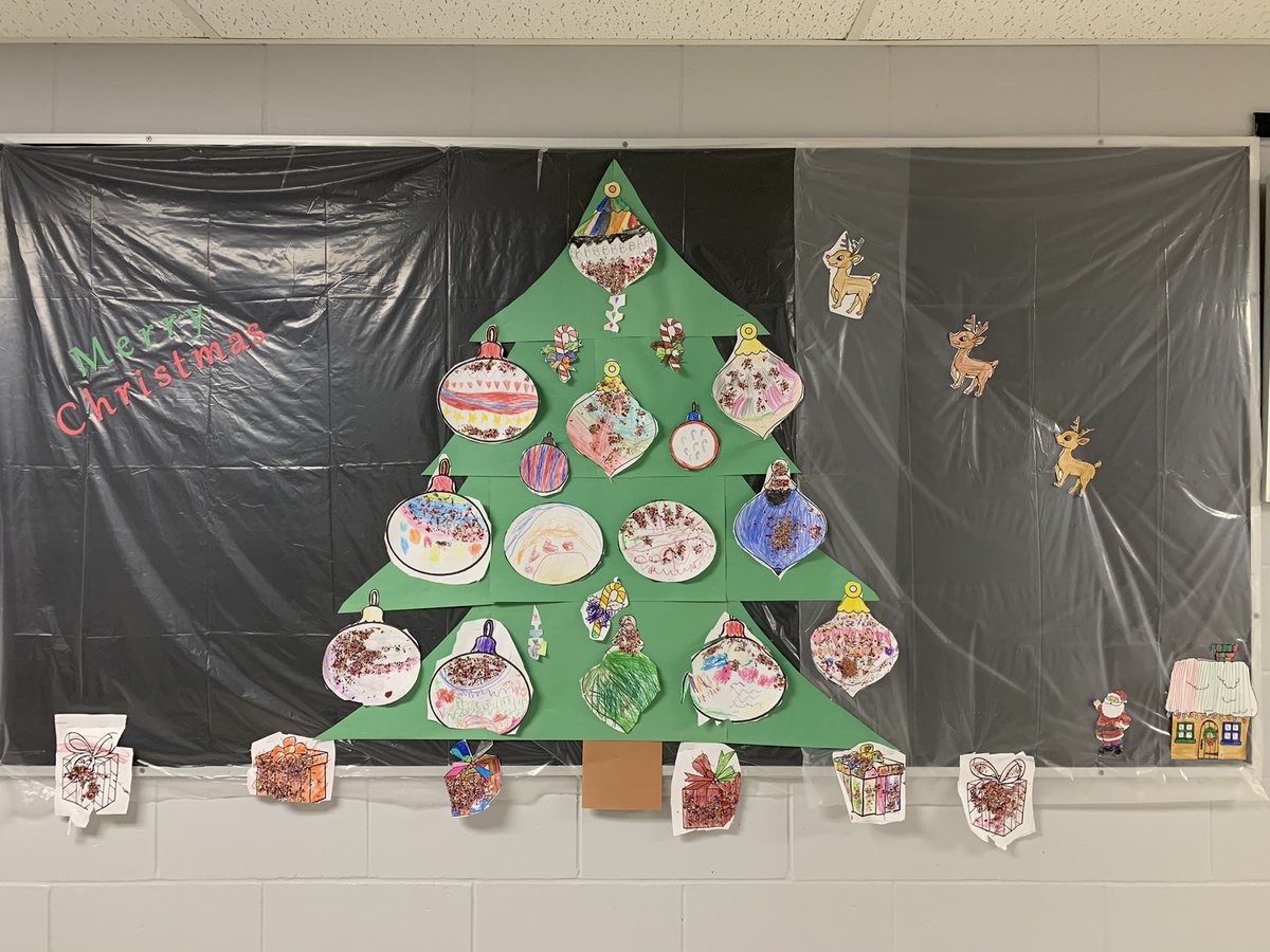 PalmerRapids_PS's tweet photo. Christmas Bulletin Boards! #PRPSRocks #sharethegood https://t.co/v6m7JgWQ2z