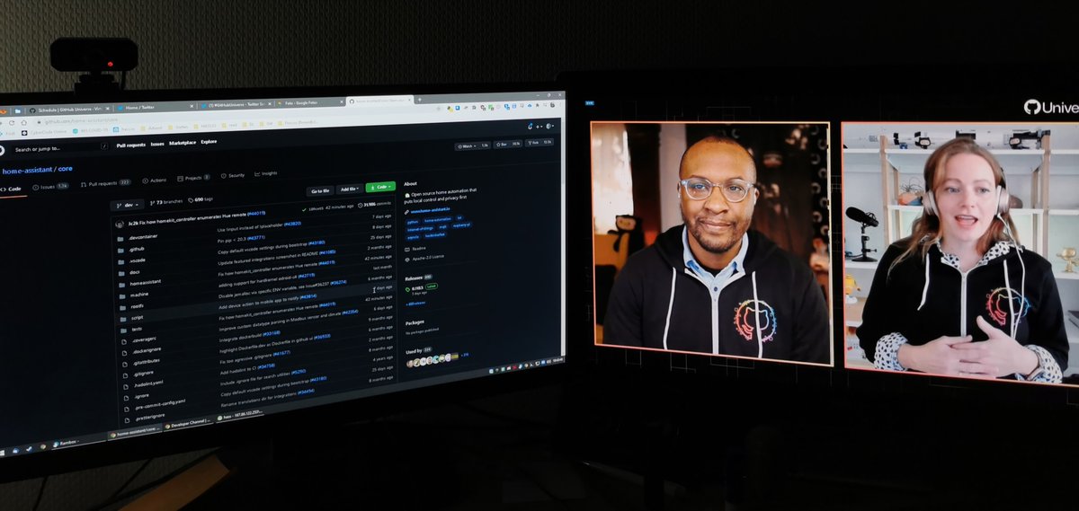 WOW! 🥳<a href="/github/">GitHub</a> hat nun einen #darkmode 

#GitHubUniverse #githubuniverse2020 

Auf dem Bild zu sehen v. l. n. r: <a href="/home_assistant/">Home Assistant</a> ,<a href="/bdougieYO/">bdougie on the internet</a> &amp; <a href="/simpsoka/">Kath Korevec</a>