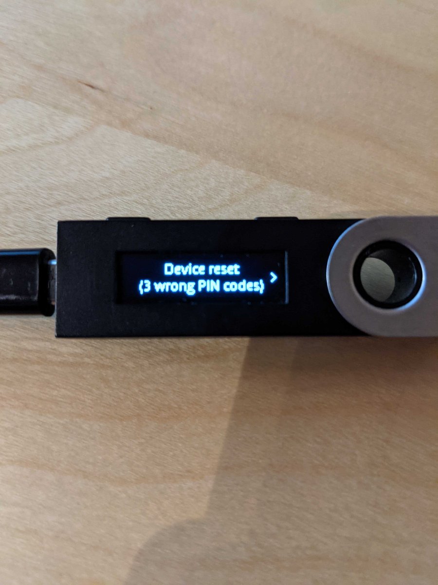 3/ I was 100% sure I remembered my PIN, so I put it in once more knowing that I could just use my recovery seed if I really needed to. As you may expect, I failed and I was locked out.