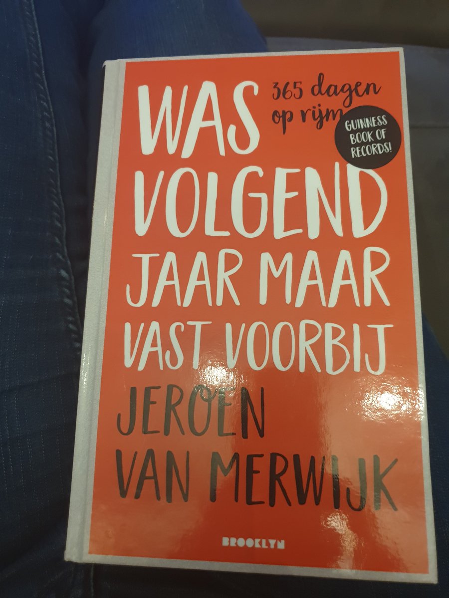 Esther21475's tweet image. En binnen 24 uur uitgelezen. Grote dank 🙏
Ik heb nu de smaak te pakken. 
@jeroenvmerwijk is multitalent. Want ook #profeet en #toekomstvoorspeller. #wasvolgendjaarmaarvastvoorbij