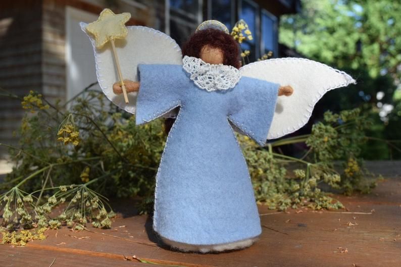 Waldorf_CapeCod's tweet photo. This week's featured Holiday Faire Vendor is Seaberrys by Lisa Muxiica. Lisa makes wonderful felt fairies, mermaids, garlands, and more. Take a look at her beautiful work!

Collectible Fiberarts by SeaBerrys on Etsy https://t.co/m04wmmK4wj https://t.co/Sx54LFBuCZ