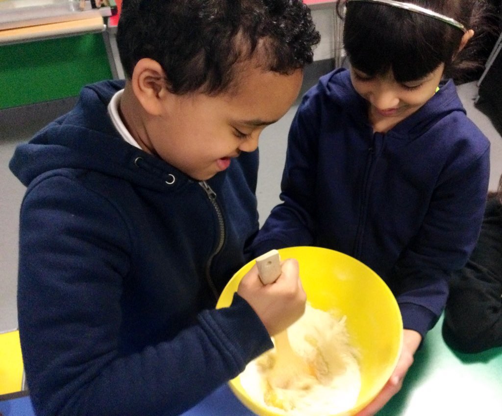 Miss Pandor tweet media