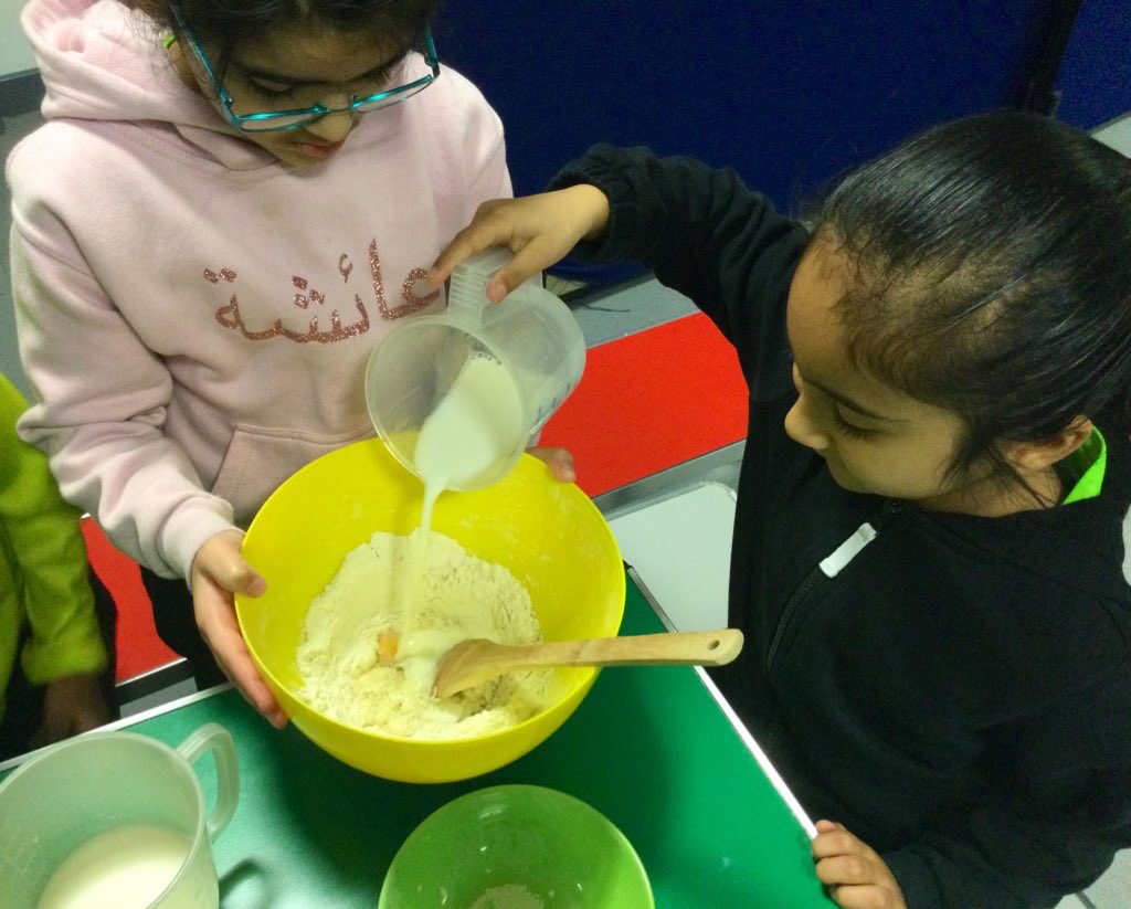 Miss Pandor tweet media