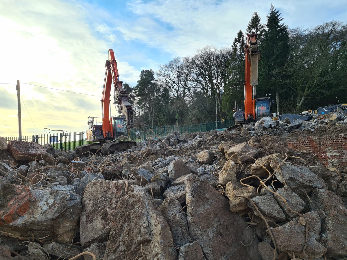 SeerConstructi1's tweet photo. Neath Abbey primary school, foundations commenced π
#bamconstruct
#hitachiconstructionmachinery https://t.co/sqEqzTRZlF
