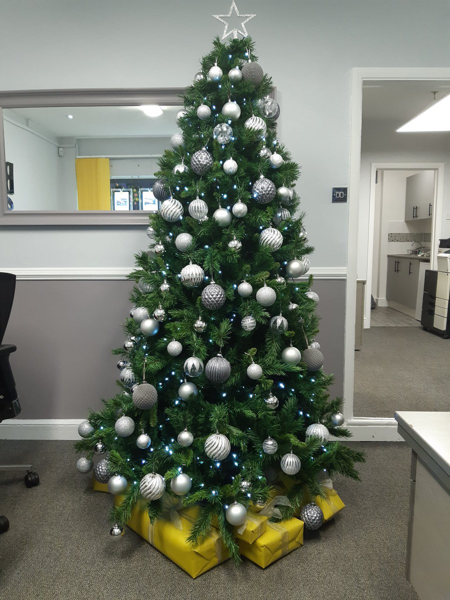 BakerEstates's tweet image. What a tree!! #Christmas #Hainault #EstateAgents #ChristmasTree