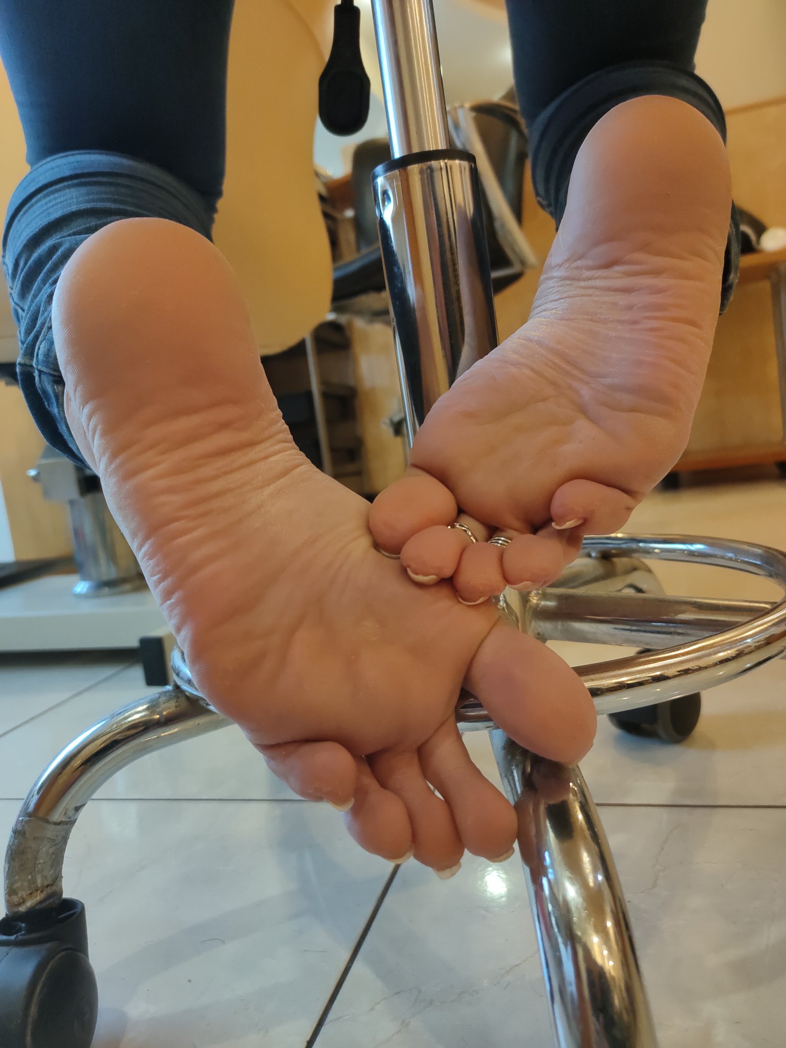1 pic. At work💅 https://t.co/KY9TyMCXmk