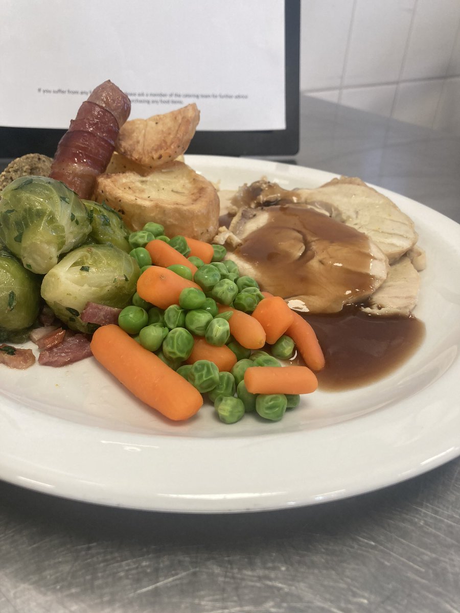 Another successful Xmas meal for all the key workers <a href="/Tesco/">Tesco</a> @ServestFoodCo <a href="/AtalianServest/">AtalianServest</a> it’s been a hard year and humbling to support the distribution centres during the pandemic