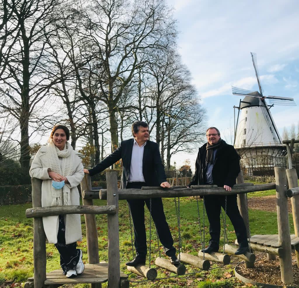 Vandaag stelden ministers <a href="/BartSomers/">Bart Somers</a> en <a href="/Zu_Demir/">Zuhal Demir</a> "Samen voor klimaat'' voor, een lokaal klimaat- en energiepact tussen Vlaanderen en de lokale besturen. In <a href="/GBoechout/">Gemeente Boechout</a>  natuurlijk, met burgemeester <a href="/KoenTSijen/">Koen T'Sijen</a>