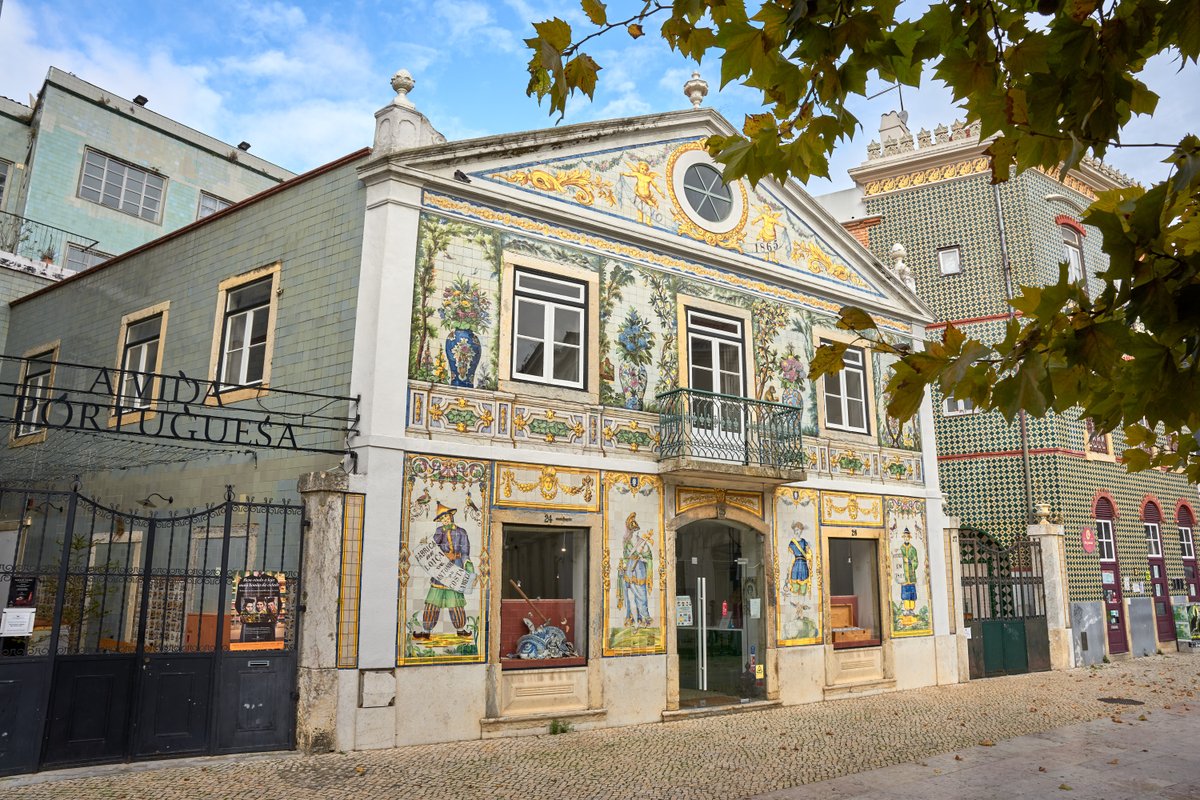 CIUDADES PARA DEGUSTAR CON CALMA. 

Por <a href="/AlvaroLaforet/">Alvaro Laforet</a>

La capital portuguesa y su entorno ofrecen al visitante una combinación de cultura, arquitectura, y gastronomía

destinos.elperiodico.com/ciudades-para-…

<a href="/visitportugal/">Visit Portugal</a> @TurismodeLisboa