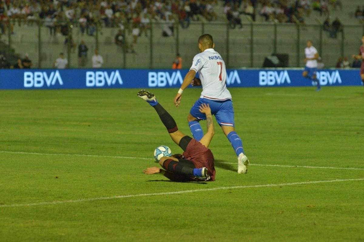 Nacional_EN's tweet photo. The last time we faced @RiverPlate

Who remembers this goal? ⚡️🤯 https://t.co/Flb7JFpnAW