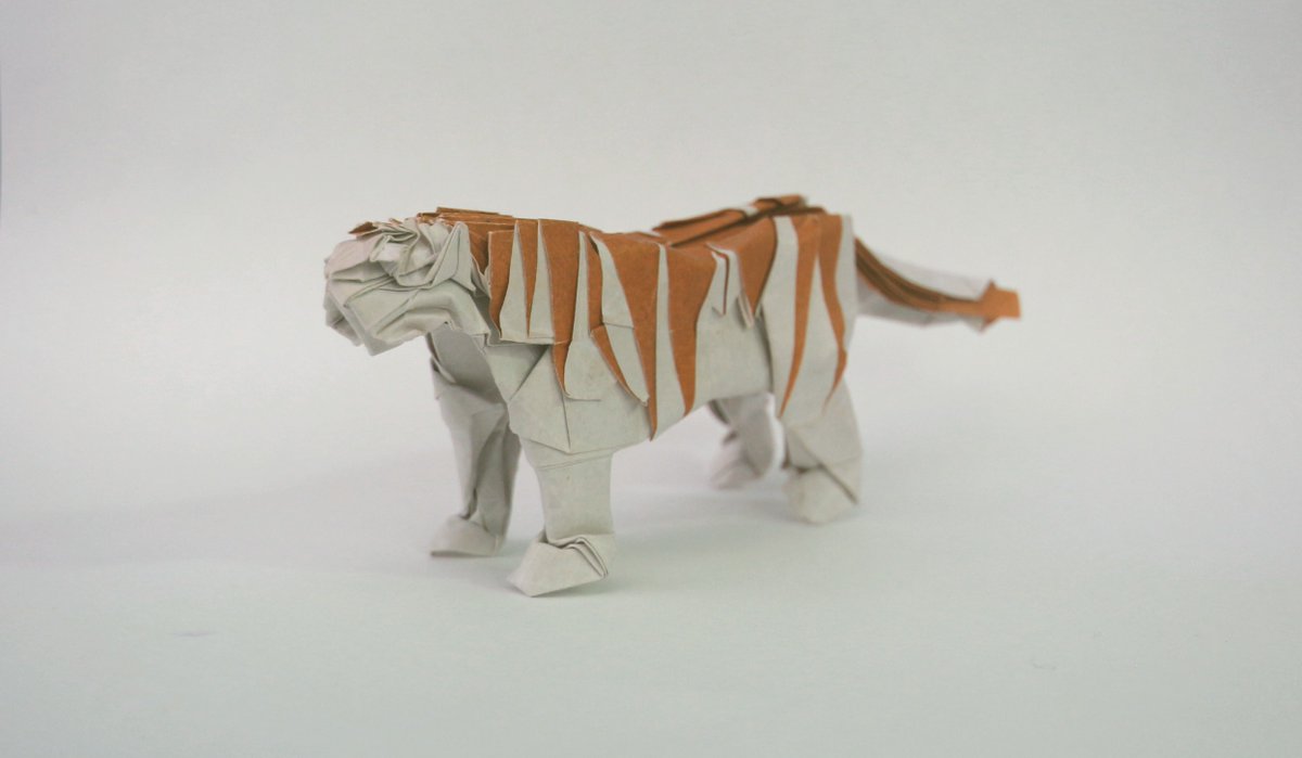 Tiger-satoshi kamiya
folded by me
diagrams available in Works of satoshi kamiya 3