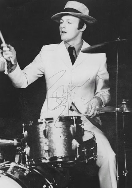lacuevacultural's tweet photo. #Efemérides #LaCueva 8 de diciembre de 1941. Nace Bobby Elliott en Burnley, Reino Unido. Es un baterista de rock, mejor conocido por interpretar a The Hollies, ha sido descrito como “uno de los mejores bateristas de rock”.
#BobbyElliot #TheHollies #rock #music #musica https://t.co/wYiEZBs5GF