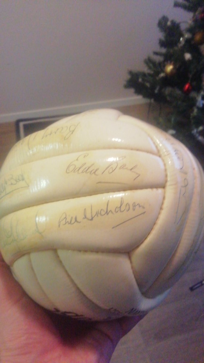 🎅All the Tottenham players, including Bill ENick. Amazing