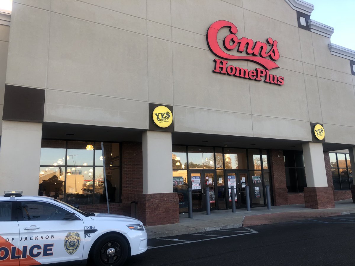 ShaleekaP's tweet image. BREAKING: Jackson police are investigating a break-in at Conn’s HomePlus. Store employees say a TV was stolen before 6am. They tell me no one was injured.