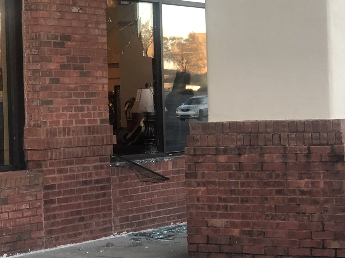 ShaleekaP's tweet image. BREAKING: Jackson police are investigating a break-in at Conn’s HomePlus. Store employees say a TV was stolen before 6am. They tell me no one was injured.