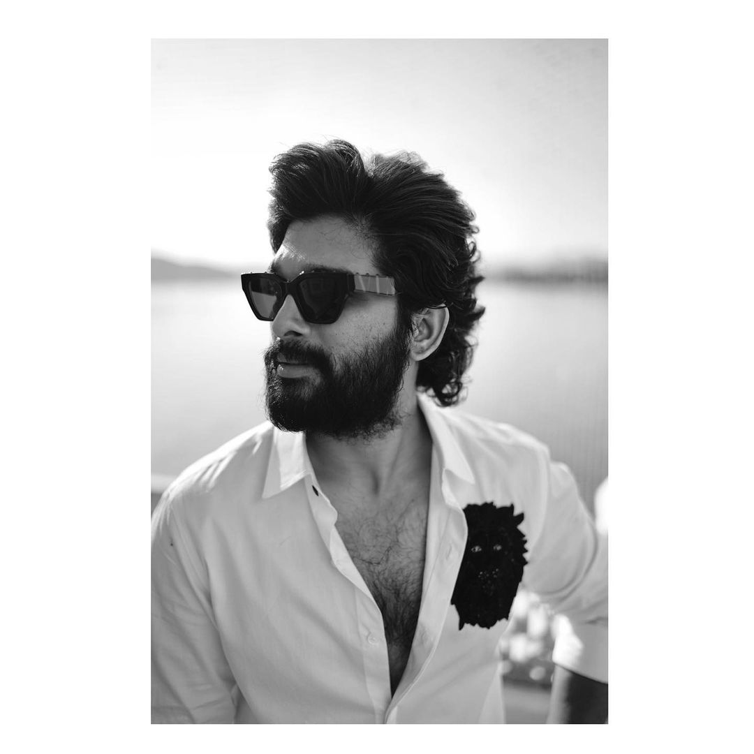 allu_anil_9's tweet photo. No words to say,how he generates style โก....just ala chusthu indipobuddhi ayithundhi โค๏ธโค๏ธ๐คฉ
Annayya ๐คฉ #StyleIconOfIndia
@alluarjun|#Pushpa
#PushpaRaj https://t.co/ImJZAxGJUu