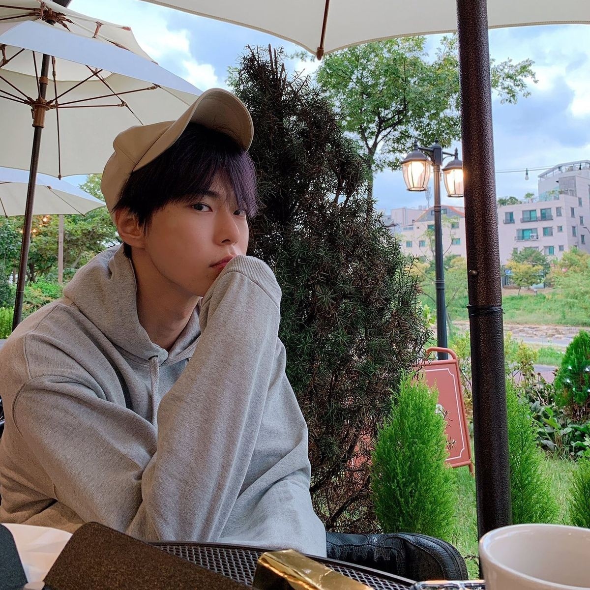 gresbskra's tweet photo. Baru balik ayo temenan
Mutualan? rt
Fmbst? dm aja

#rpindonesia #roleplayerindonesia #mutualanskuy #roleplayerkpop https://t.co/y3ill4i98U