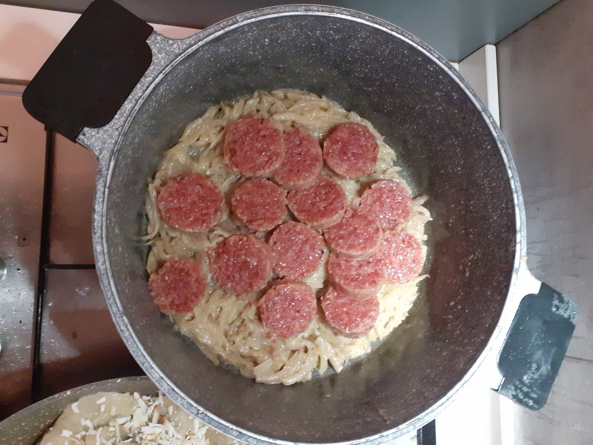 IlCinis's tweet image. Oggi pranzo friulano: #cjalsons #muset e #bruade. #friuli #buonappeTito