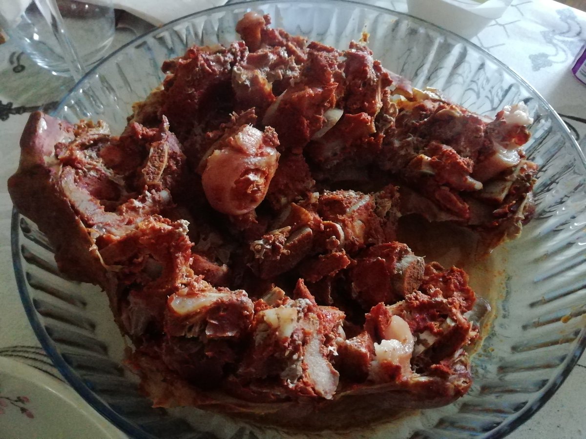 ThorNG95's tweet image. Hoy en mi casa se come butiellu, hecho por un carnicero chacinero en León capital. #butiellu #botelo #botillo #leonesp