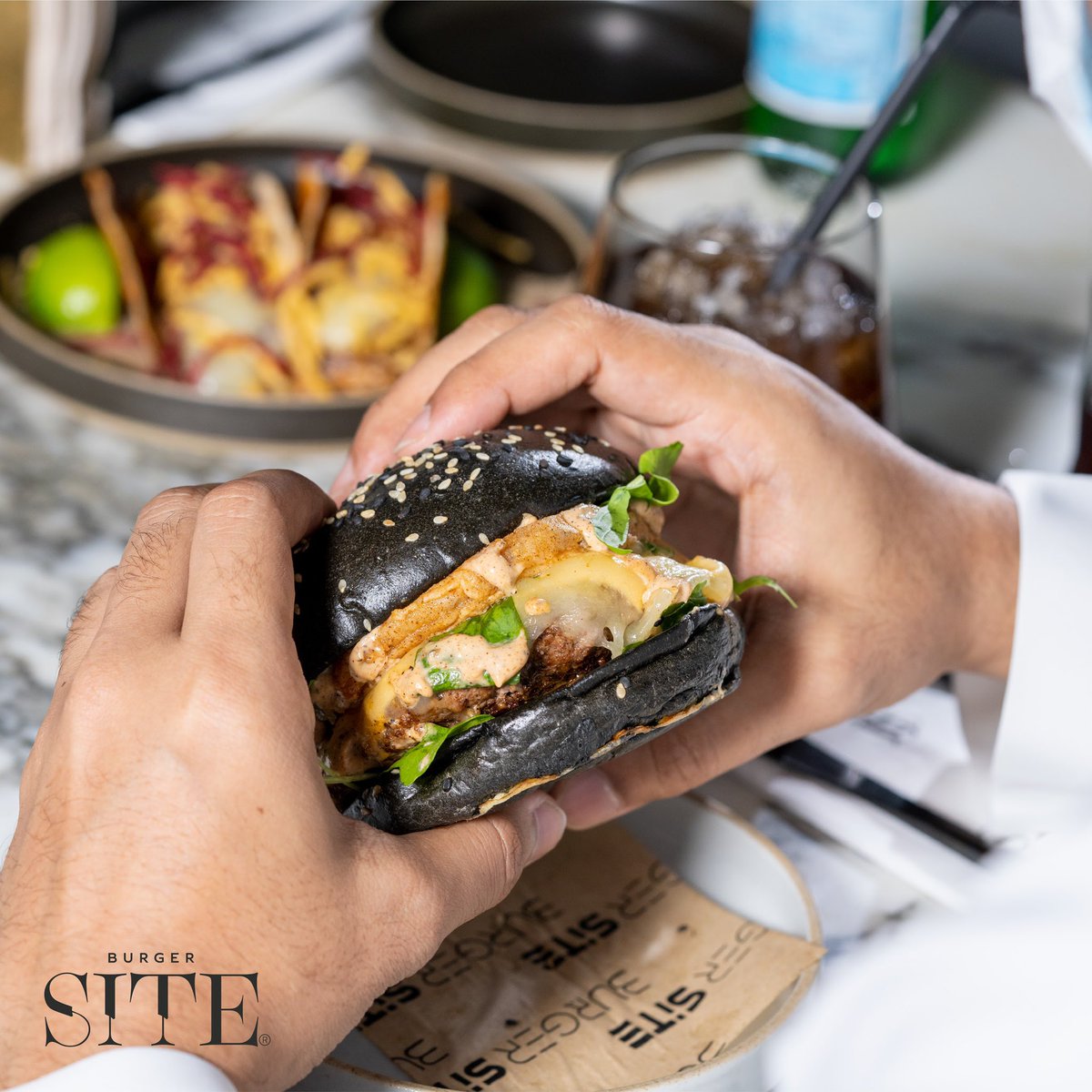 burger_site's tweet photo. طعمٌ ستتذكره 😍😋

#Burger_Site
#BlackBurger
#برجر_سايت
#برجر https://t.co/cWFPB8upMI