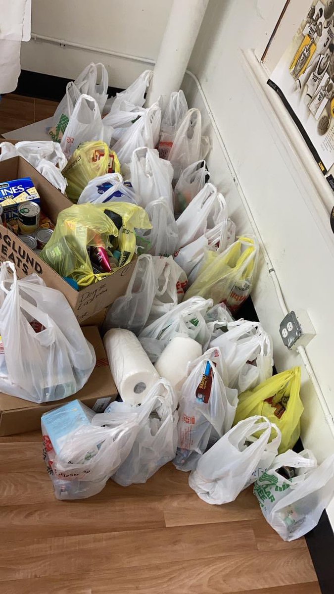 JBuhs519's tweet photo. Thank you to everyone who continues to donate to the 6th grade can drive! We know the holidays aren’t easy so thank you so much for helping spread joy to those less fortunate. If you can give please contact myself or Gilmore City-Bradgate elementary! Love you Twitter family. RT! https://t.co/gAOo8WHp7x