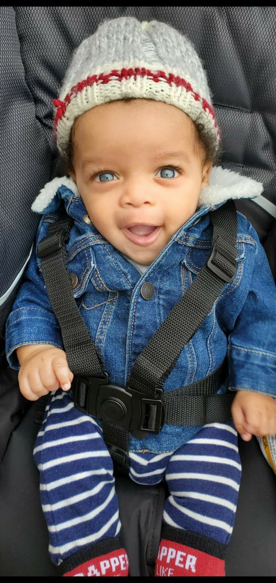 GOD_T1ER_'s tweet photo. My blue eyes boy. #BlueEyeBaby https://t.co/Kq1AOQwf3d