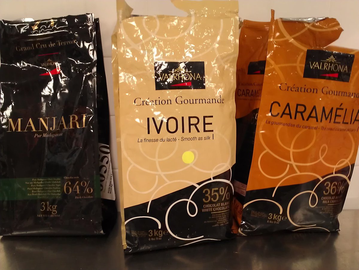 Contoh contoh jenama / packaging bagi couverture & compoundCouverture = Valrhona, Callebaut, Ritter Sport (sebahagian), Belcolade, Patissier (sebahagian), Beryls (sebahagian) dsbCompound = Beryls, Van Houten, Patissier, Colatta, Selbourne dsb