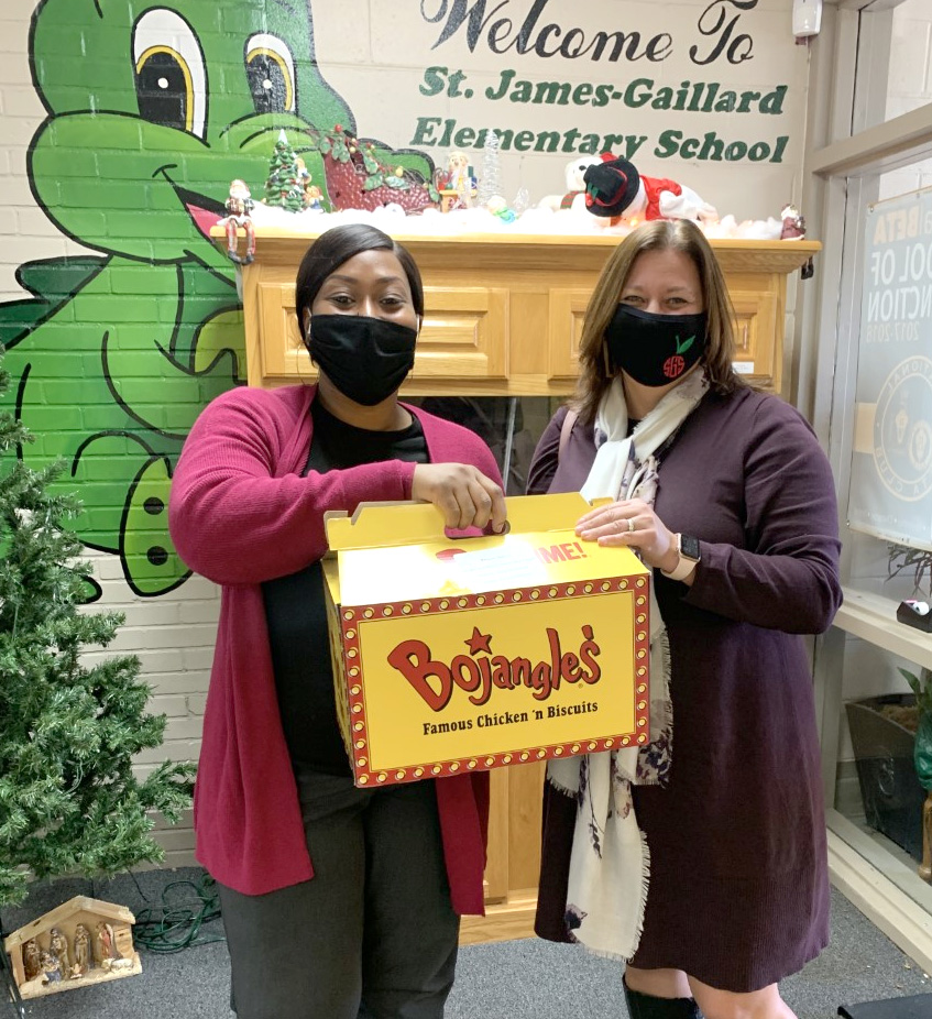 ocsdsc's tweet photo. Sierra Brown, former District Teacher of the Year, was recently visited by Mrs. Sara Gams, the current S.C. State Teacher of the Year. Mrs. Gams stopped by to present the "Bo's Box of Books" that Bojangles donated to Ms. Brown's classroom. #bojangles #BoxofBooks https://t.co/4MyNdb65Oq
