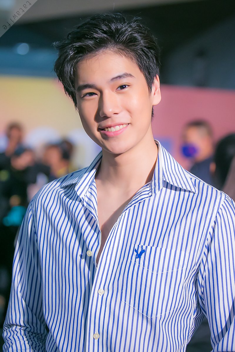 KarlTatawife's tweet photo. ไปรื้อรูปงานเมื่อสองามวันนี้ ลืมลงรูปน้องภูวินทร์สุดหล่อ คริ รอดูเลย #ปลาบนฟ้า #Fishuponthesky #GMMTV2021 #วินนี่ของภู #winniethephu @phuwintang .. กว่าจะแฮชแท็กจบ ยาวมาก 55 https://t.co/HxNaOiCRf7
