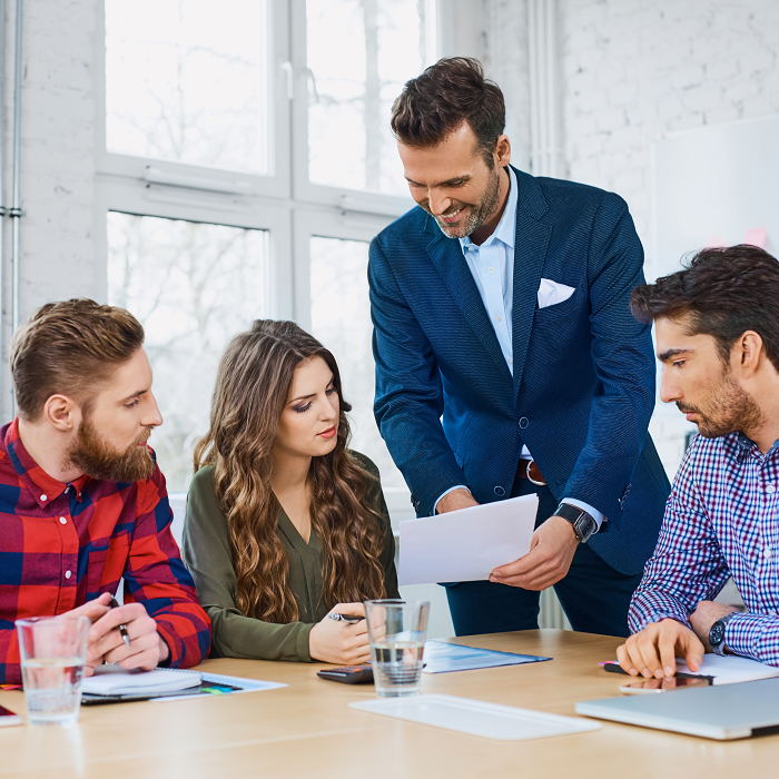 ¡Se corrige en privado y se felicita en público!

No lo olvides si quieres liderar equipos y en un buen ambiente. 
¿Lo han hecho contigo así o todo lo contrario?

#proyectos #liderazgo #equipos #comunicacion #leadership #team #eficiencia #empowerment