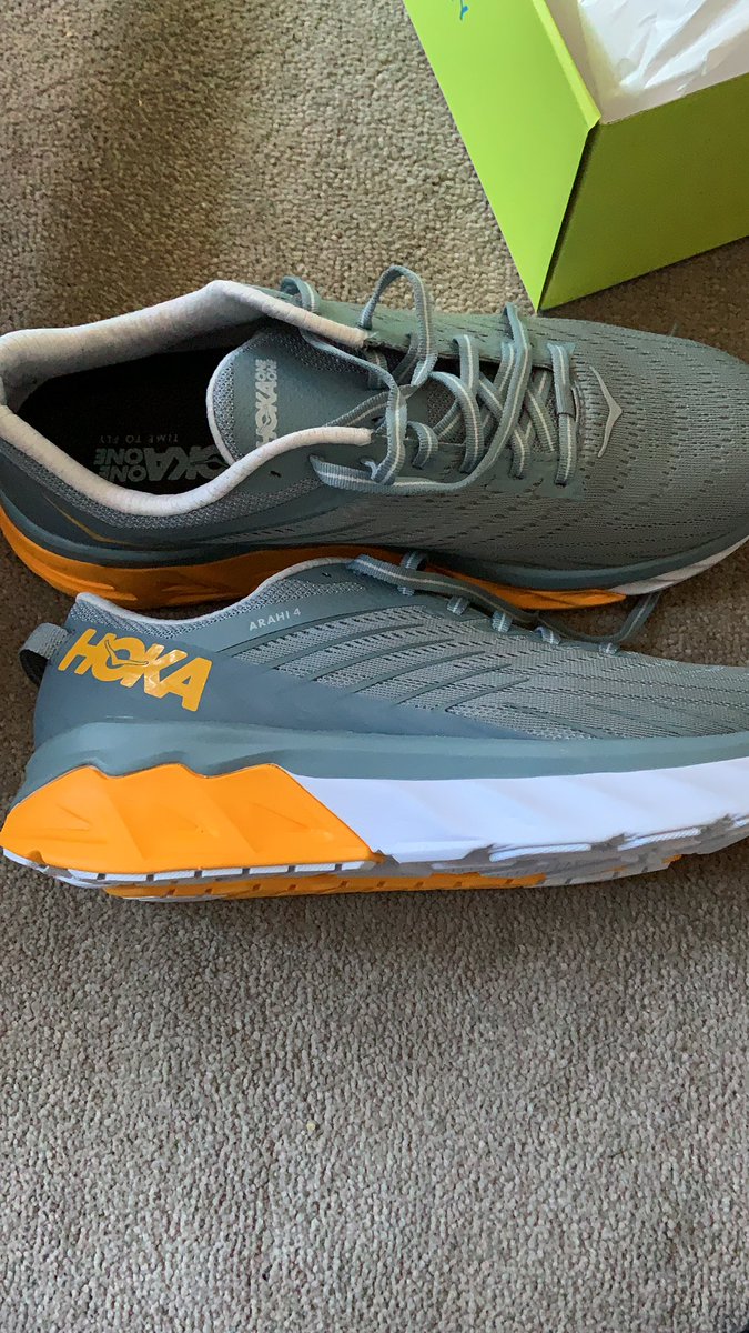 vmactive's tweet image. New running shoe day ☺️ #hoka #hokaoneone