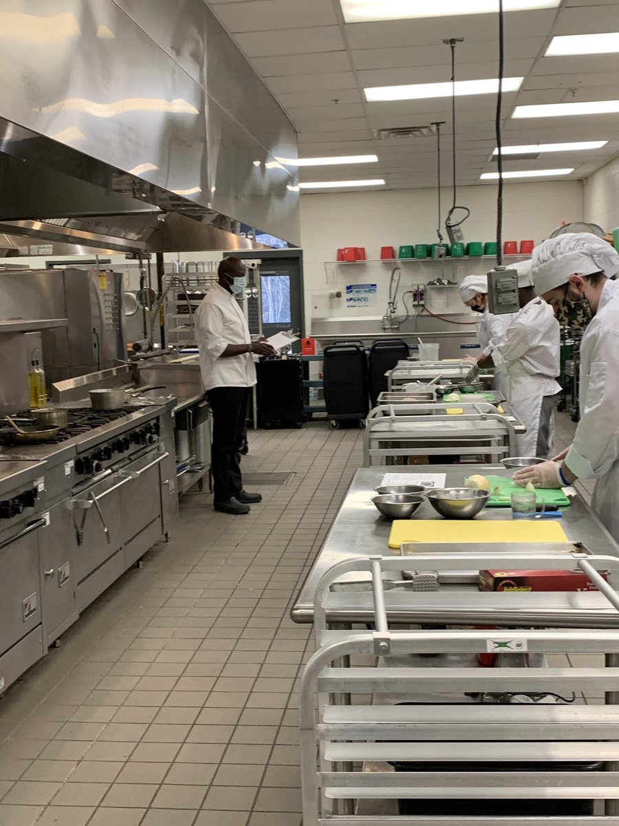 These Top Chefs prepared mouthwatering Sautéed Chicken Breasts w/ Tomatoes and Onions for lunch! Yum! Registration opens in January!
#CulinaryArts #CTE #GraysonTech