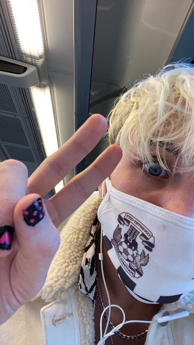 HollesHarry's tweet photo. Sup you lovely lot, how’s you’re day going? I’ve shared my Spotify 2020 Playlist and Tr4in Rides playlists for anyone that careeessss. Head to my insta story for the swipe up 🤘🏼✌🏼 https://t.co/YLYTf0WLSF