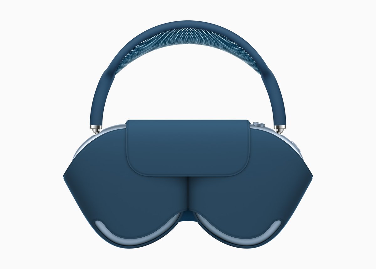 MKBHD's tweet photo. This is the weirdest headphone case I’ve ever seen, and it’s not close lol https://t.co/IE4qpvLnYc