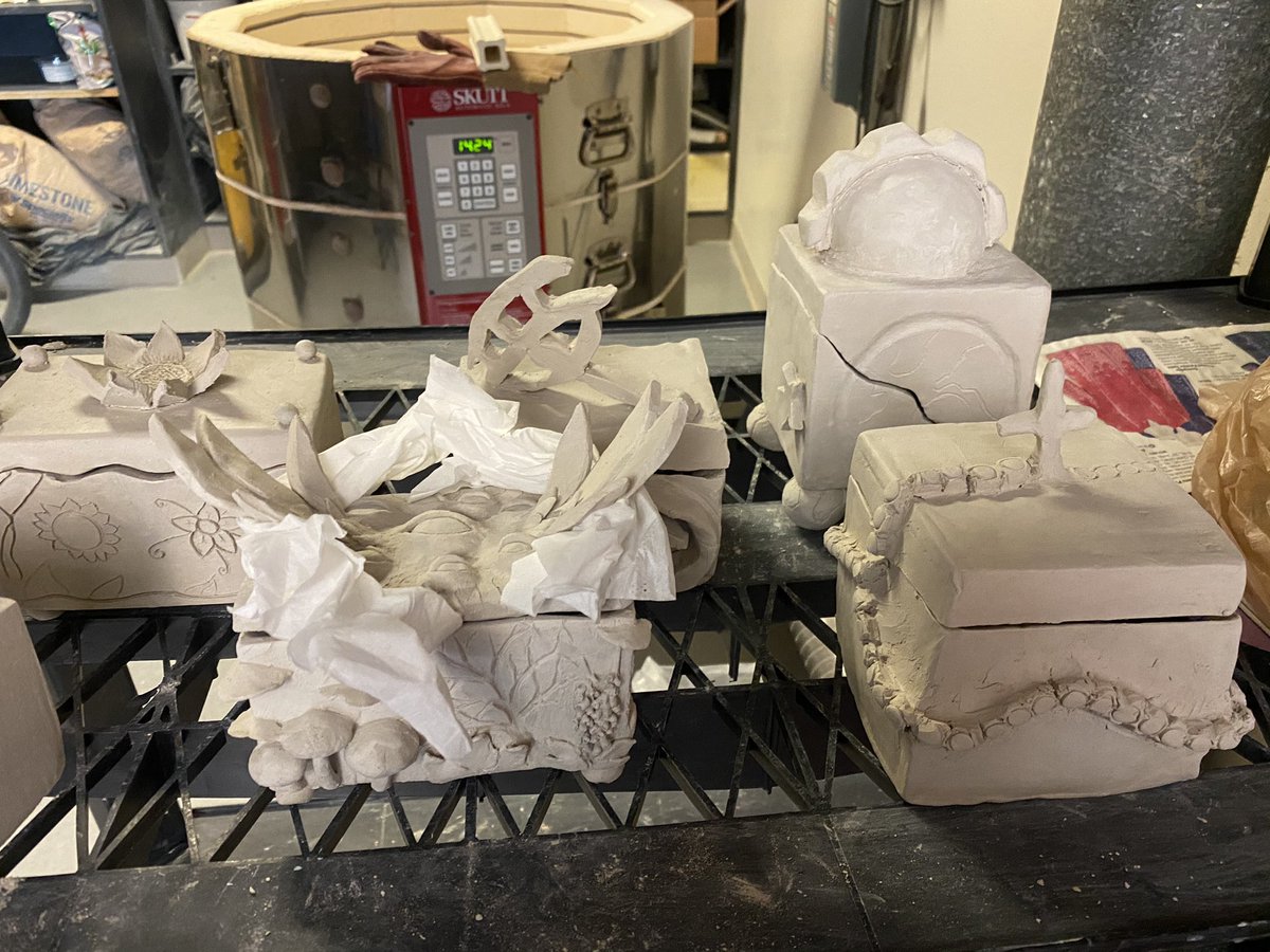 3d_mhs's tweet photo. When you work this hard on your slab box, you baby and support it . It’s all in the details. #slabbox #ceramics #arteducation #fultonartstrong @ArtsFCS @JonesBC_MHS @CaptainPainter @dpbrown99 https://t.co/5T1s1e3ap3
