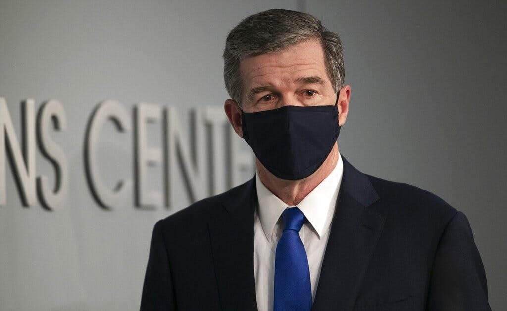 progresohispano's tweet image. El gobernador de Carolina del Norte, Roy Cooper @NC_Governor y su equipo de trabajo ofrecerán conferencia de prensa hoy a las 3:00pm para dar a conocer la actualización de #COVID19 Estaremos transmitiendo #EnVivo a través de nuestra plataforma digital #ProgresoHispanoNews