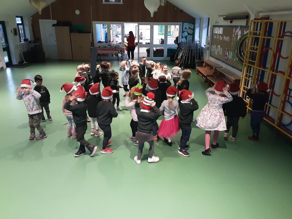BadgersAshbrid1's tweet photo. Today Badgers loved learning a new dance called 'The Reindeer Pokey.' 🦌🦌 #ChristmasDancing #ReindeerPokey @ashbridgeschool https://t.co/H9QYkDM0Sx