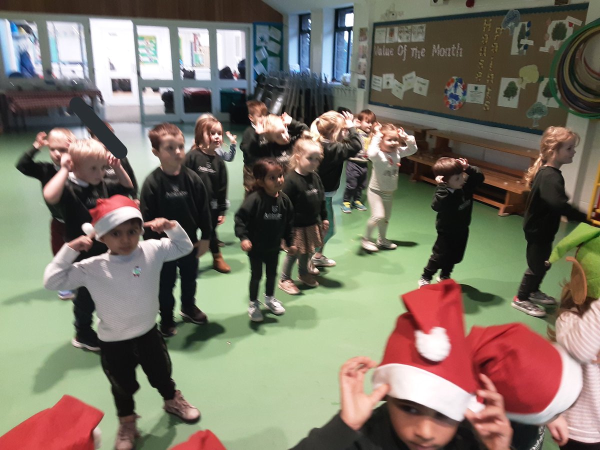 BadgersAshbrid1's tweet photo. Today Badgers loved learning a new dance called 'The Reindeer Pokey.' 🦌🦌 #ChristmasDancing #ReindeerPokey @ashbridgeschool https://t.co/H9QYkDM0Sx