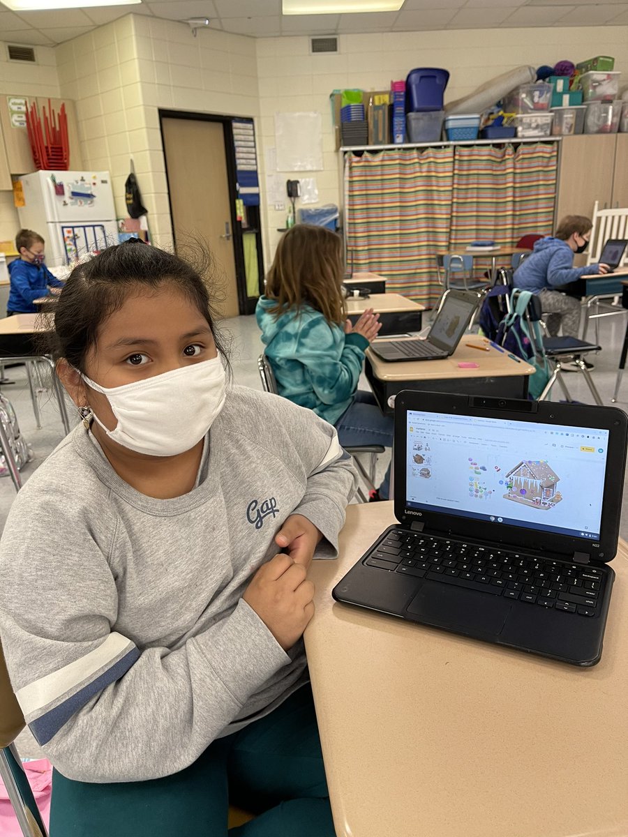 Ms. Kelsey’s 3rd grade technology class having some fun making/ decorating their very own gingerbread houses using Google Slides🎄🍬🍭
#makelearningfun