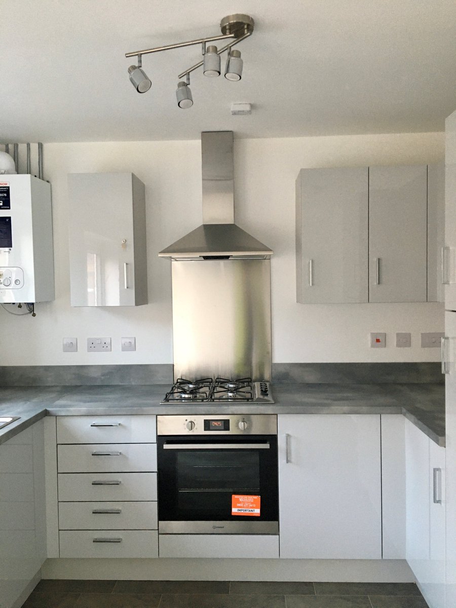 krissy_mckay's tweet photo. 🔑🏡St Georges Fields, Wootton, Northampton. 
Today we took handover of 5 Affordable &amp; 3 Shared Ownership 2 &amp; 3 bed houses. 
🎄Families moving into new homes before Christmas🎄
For info contact @SWHomesUK  
Thanks to @ThorntonFirkin
 @HomesMorris 
@SNorthantsC https://t.co/Kmvnvg2cr3